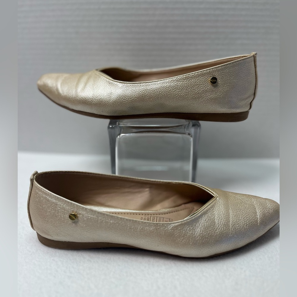 Mussi Gold Flats Size 5.5-6 (36) Pointed Toe Pearl Sheen Slip-On Dress Shoes